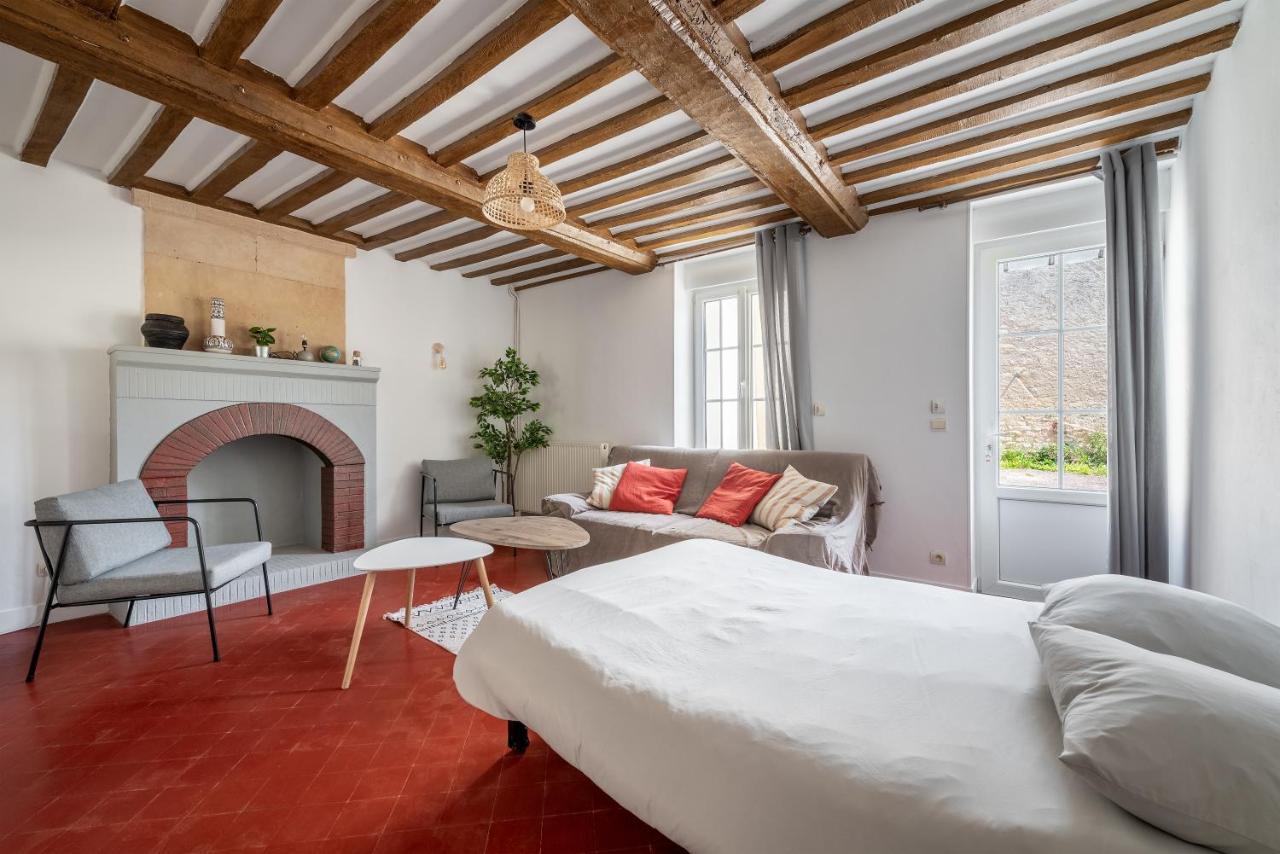 L'Escalier Rouge - Maison Renovee Avec Cour Luc-sur-Mer Luaran gambar